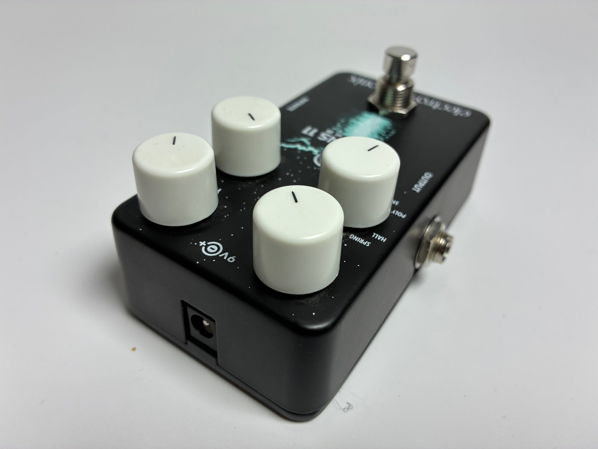 Electro-Harmonix Oceans 11 Reverb - Excellent Condition with Box