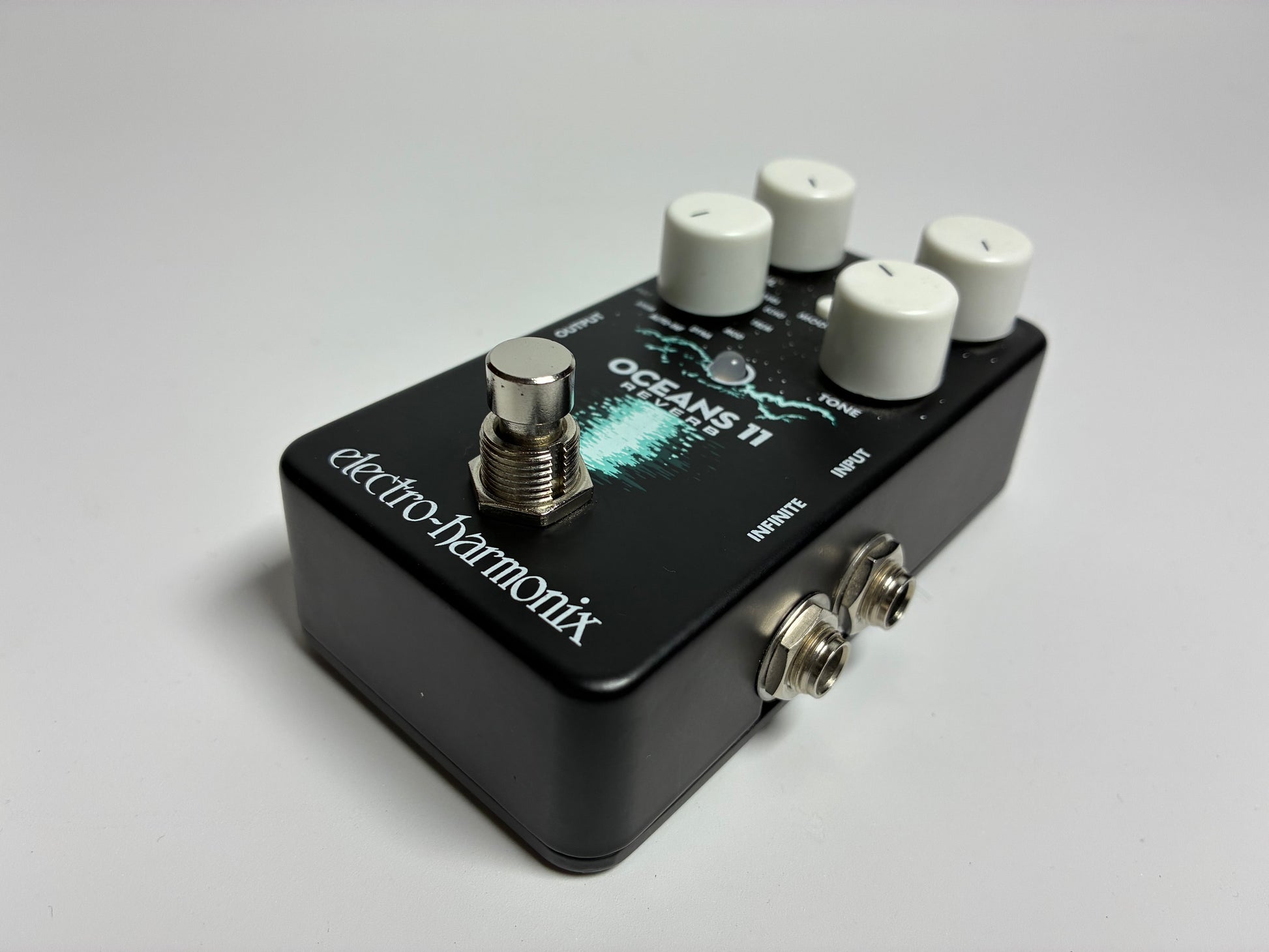 Electro-Harmonix Oceans 11 Reverb - Excellent Condition with Box