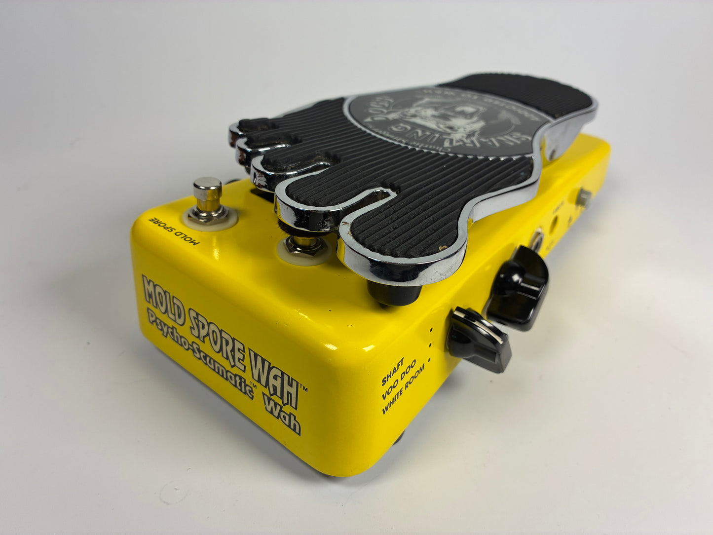 Snarling Dogs Mold Spore Wah 1990s - Yellow