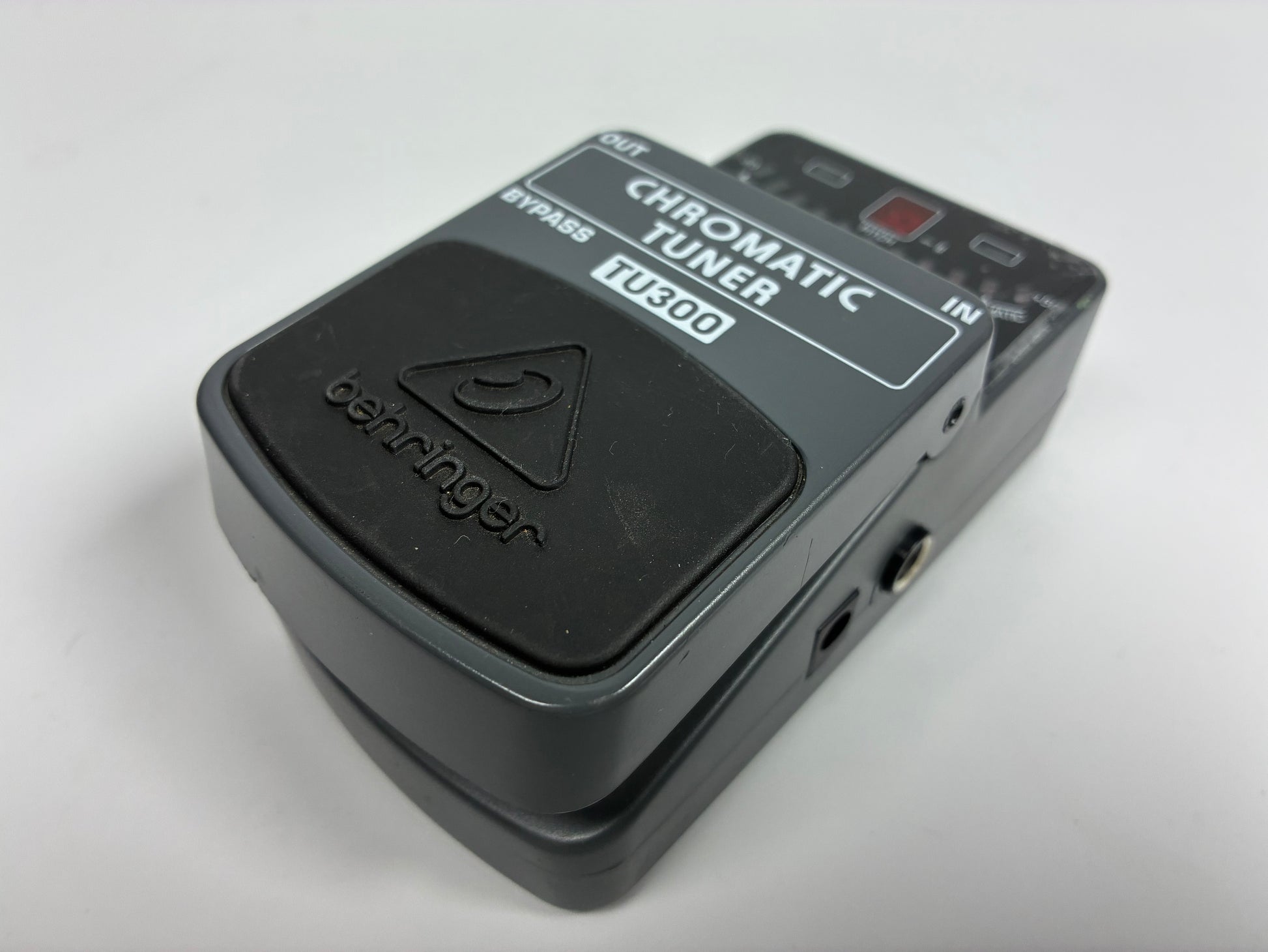 Behringer TU300 Chromatic Tuner - Excellent Condition with Box and Documents