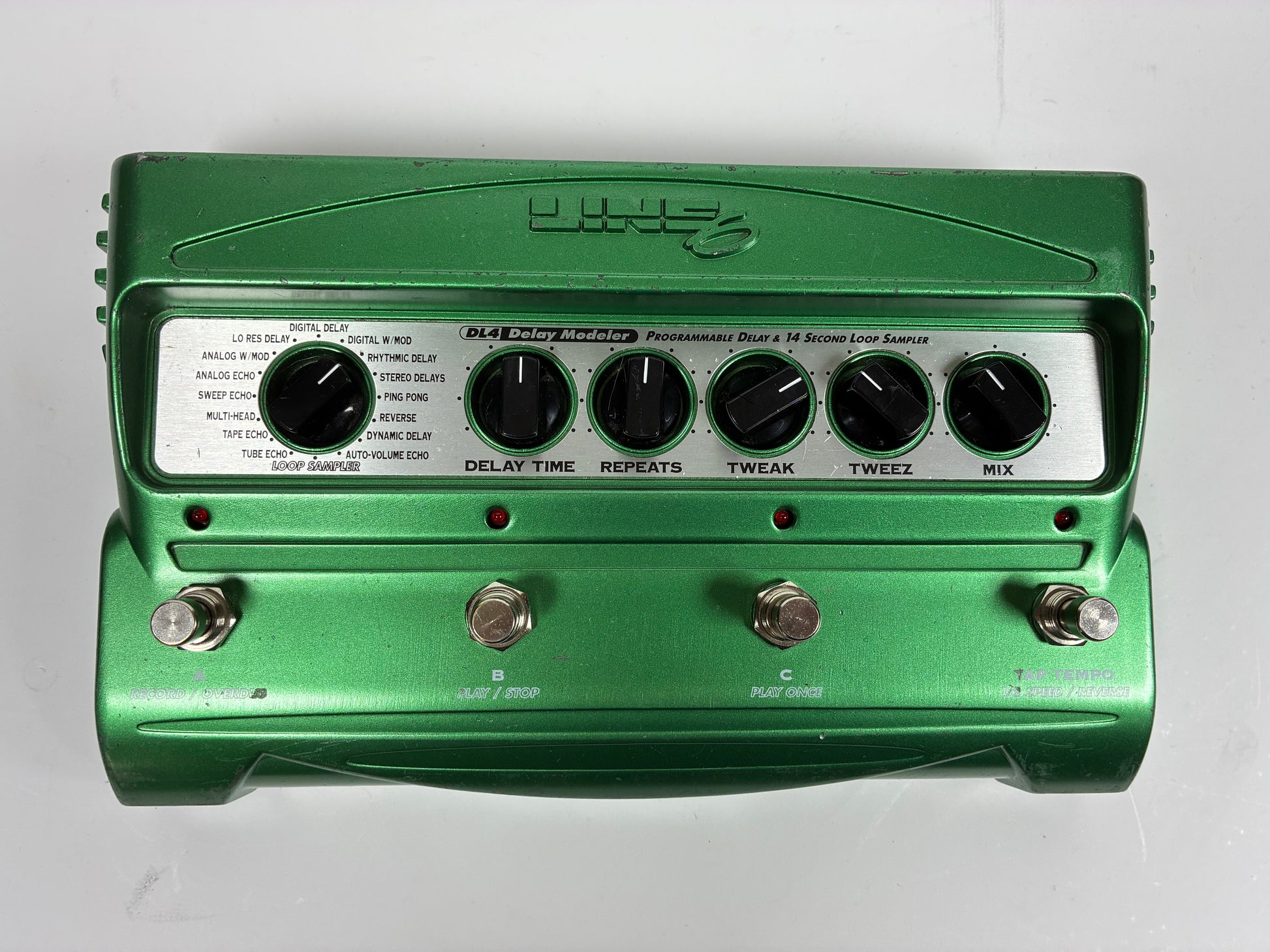Line 6 DL4 Delay Modeler  - With Power Supply