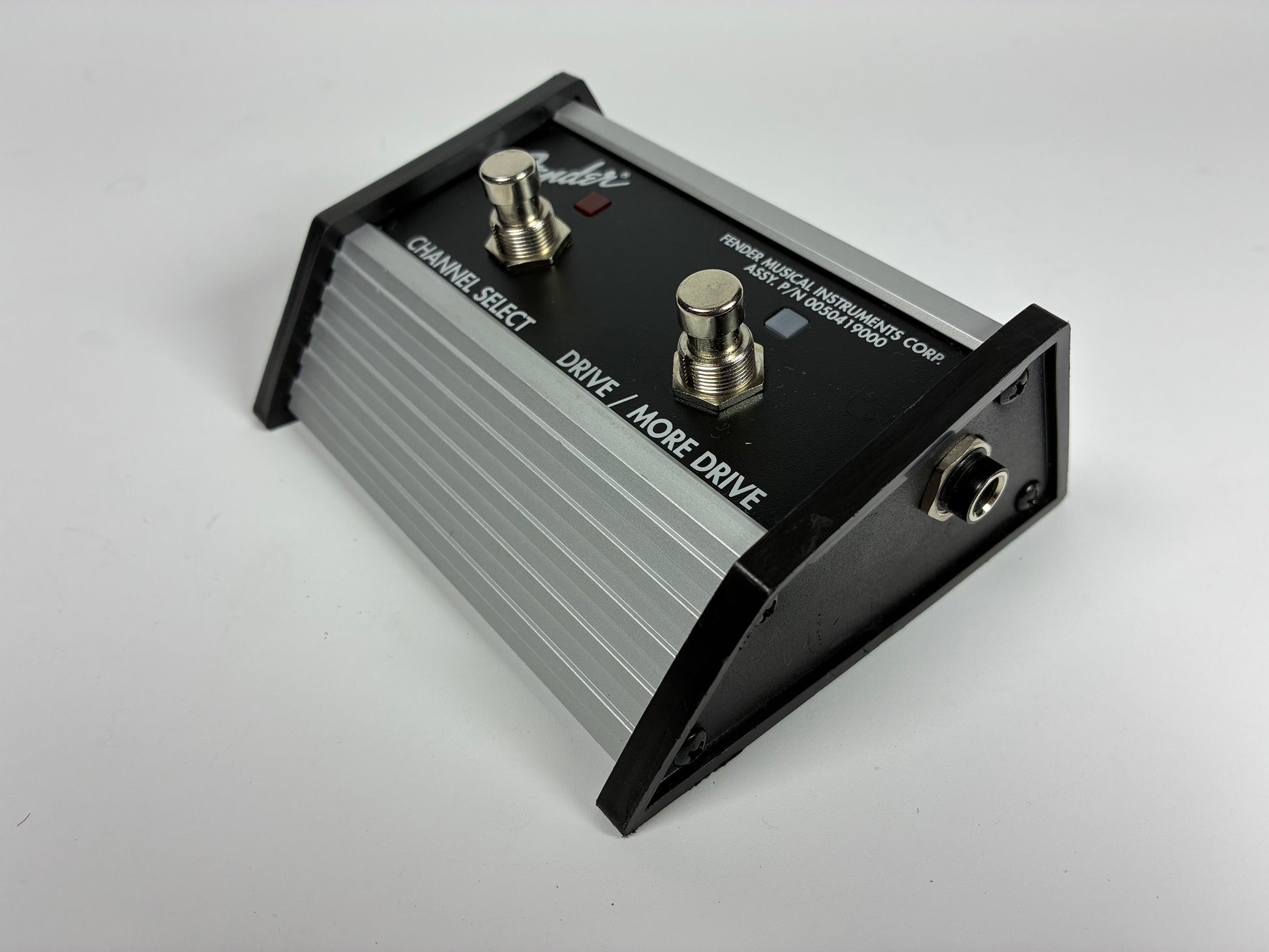Fender 005-0419-000 2-Button Channel / Drive Footswitch with 1/4" Jack