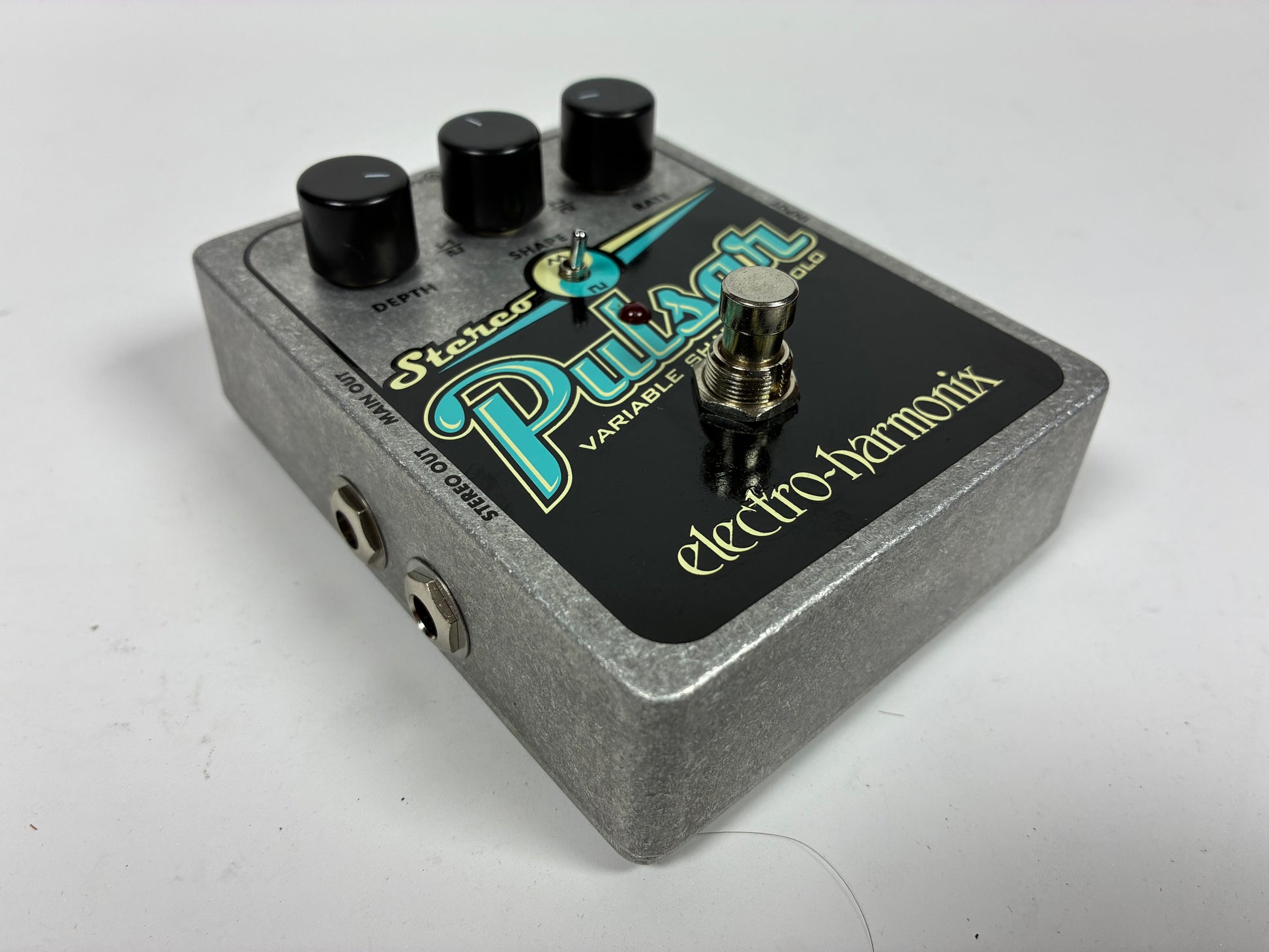 Electro-Harmonix Stereo Pulsar Analog Tremolo - Excellent Condition with Box