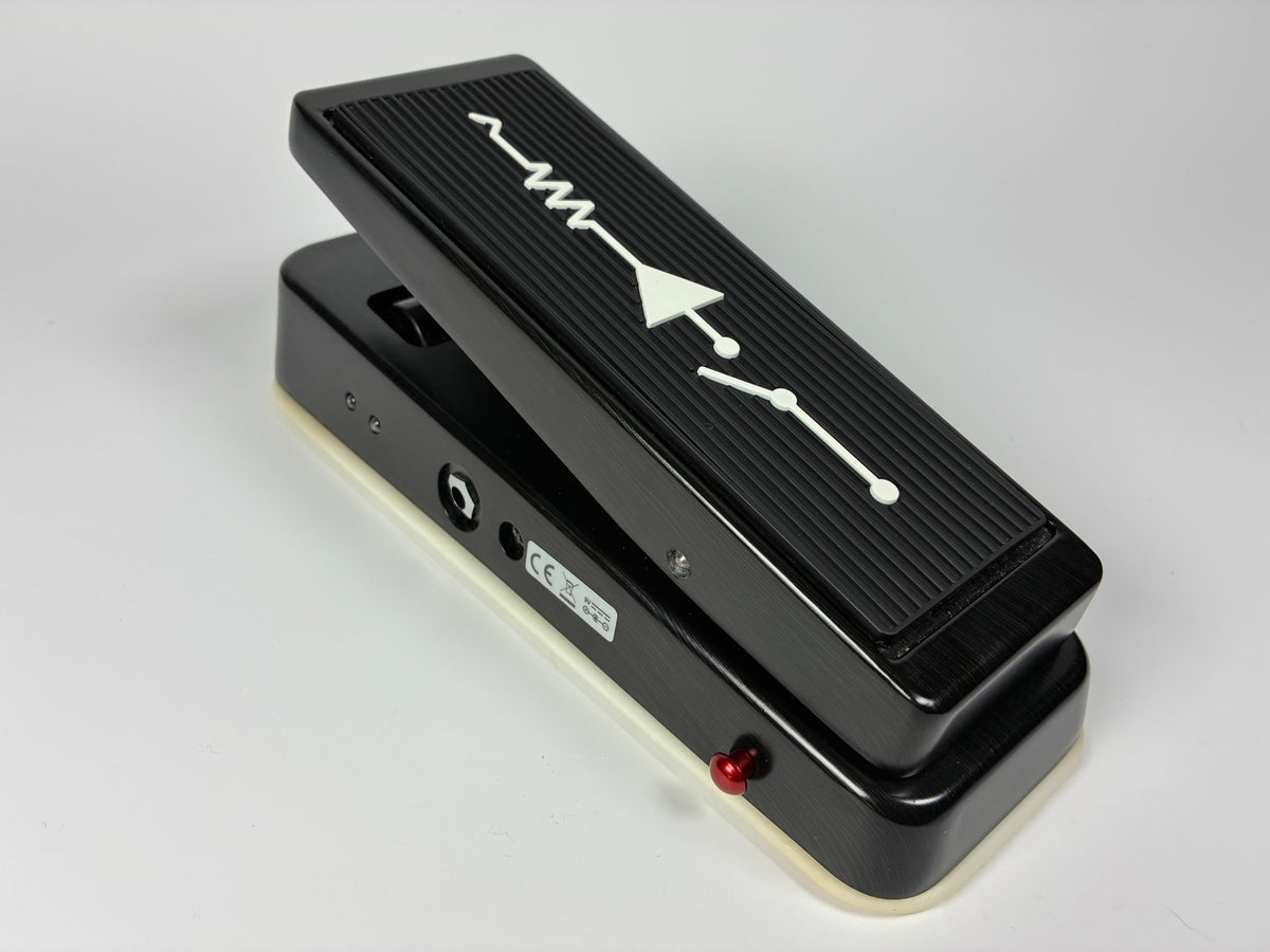 Dunlop MC404 CAE Custom Audio Electronics Wah - Excellent Condition with Box and Accessories