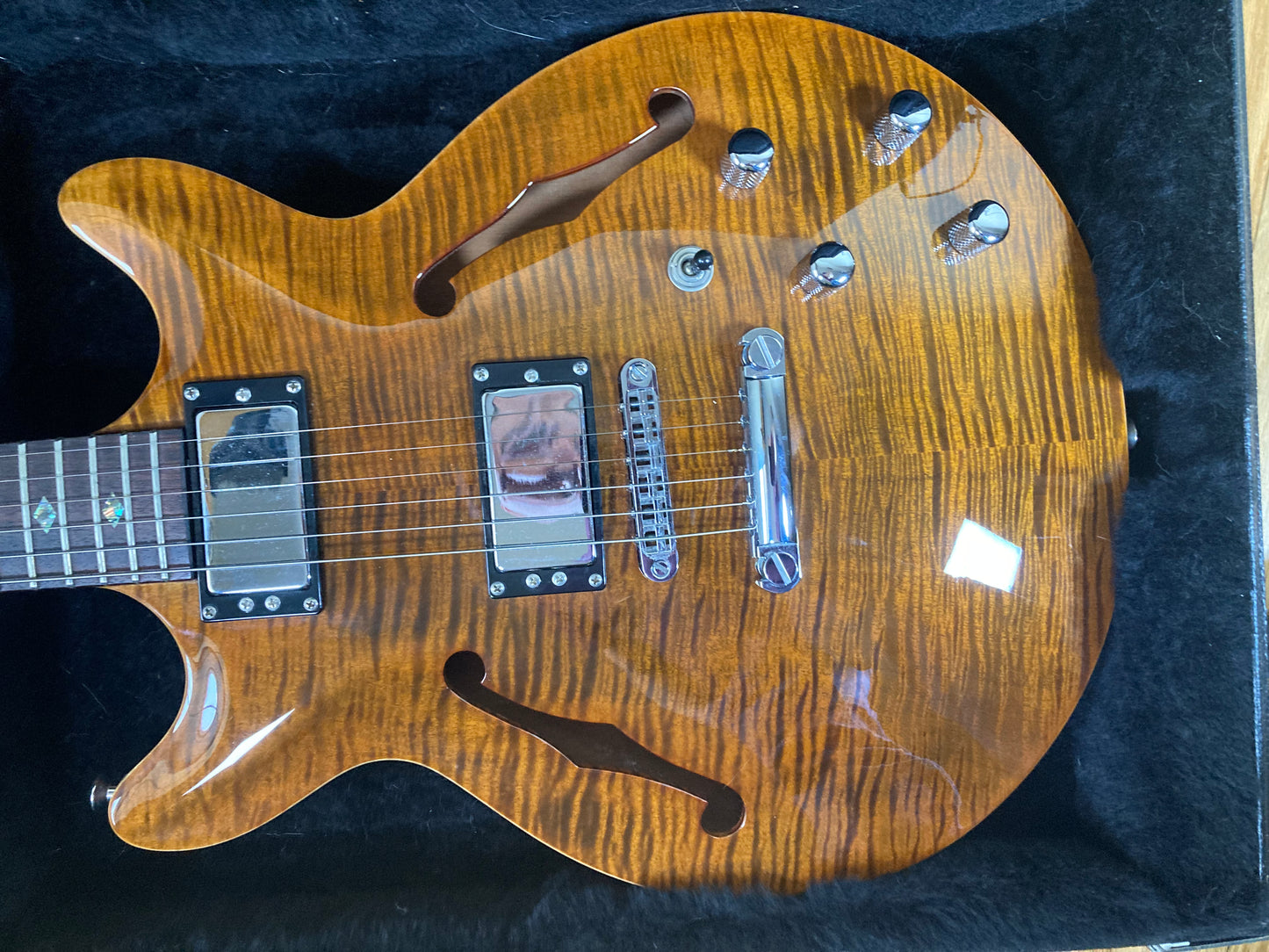 Carvin SH445 - Flame Maple Top - Excellent Condition - With Original Hard Shell Case
