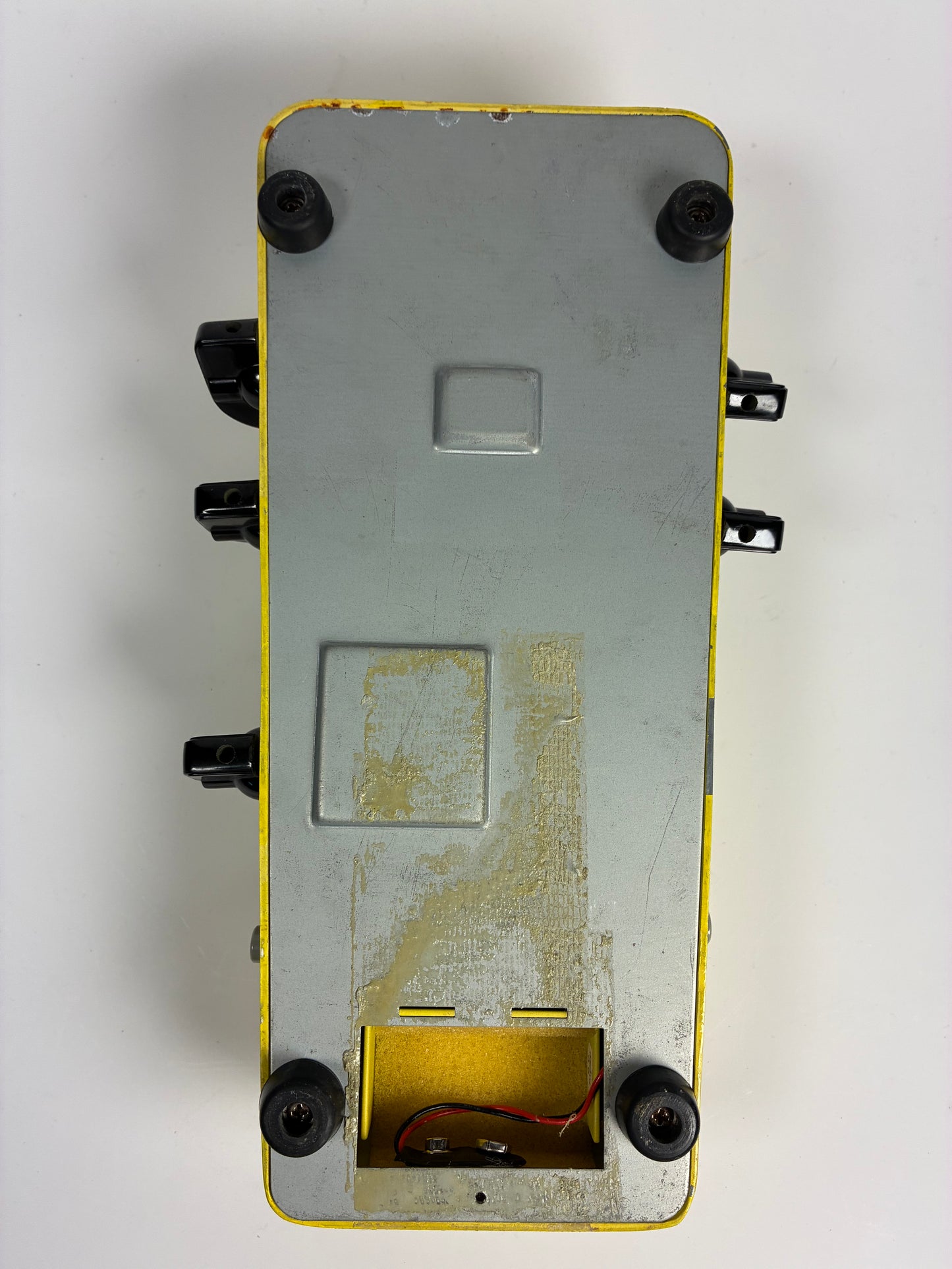 Snarling Dogs Mold Spore Wah 1990s - Yellow