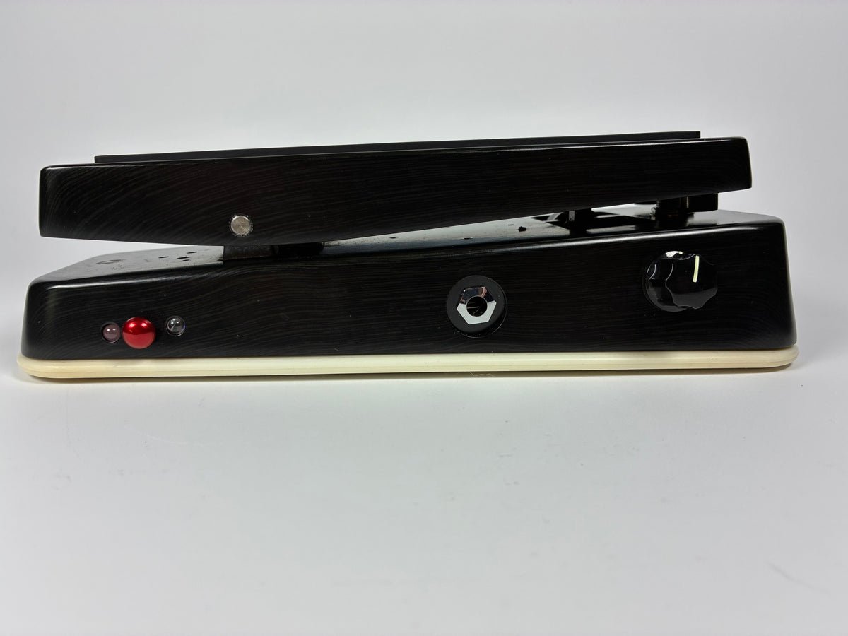 Dunlop MC404 CAE Custom Audio Electronics Wah - Excellent Condition with Box and Accessories