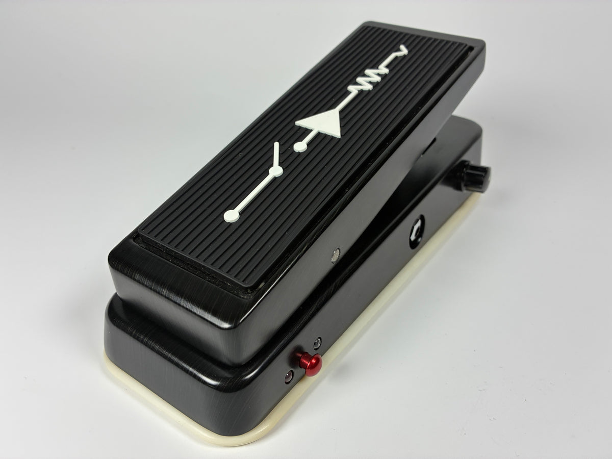 Dunlop MC404 CAE Custom Audio Electronics Wah - Excellent Condition with Box and Accessories