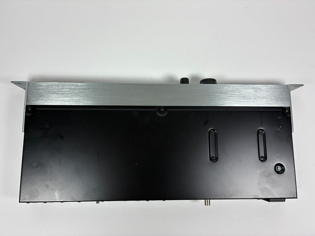 Behringer Ultracurve Pro DEQ2496 24-Bit Mastering Processor - Excellent Condition with Box