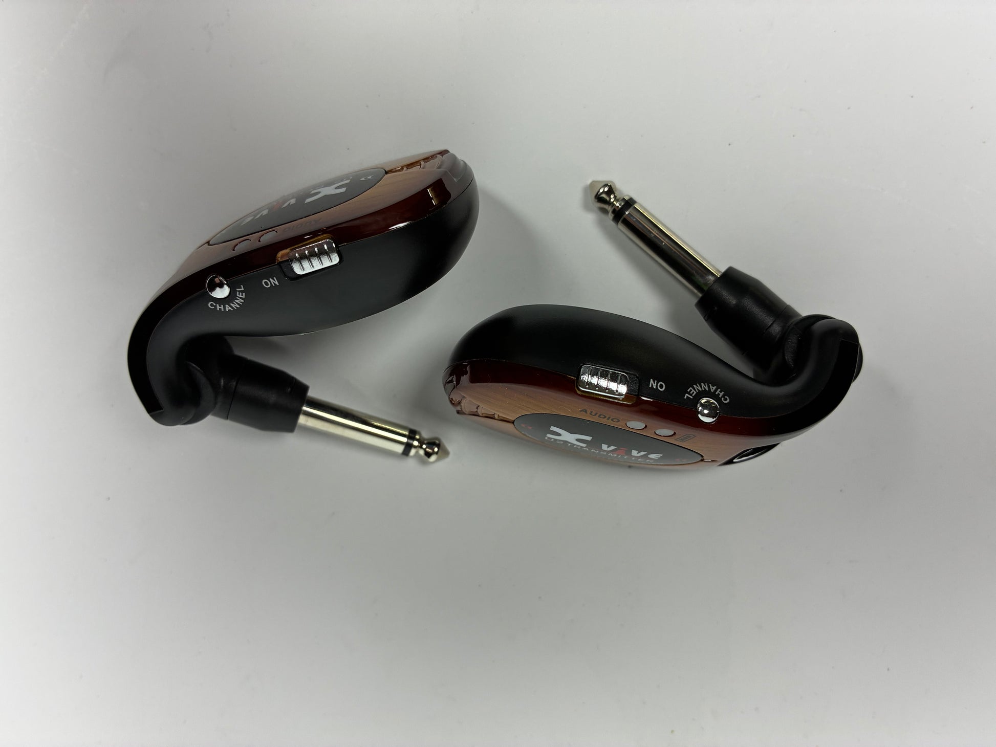 Xvive U2 Wireless Guitar System - Sunburst - Excellent Condition with Box and USB Charging Cable