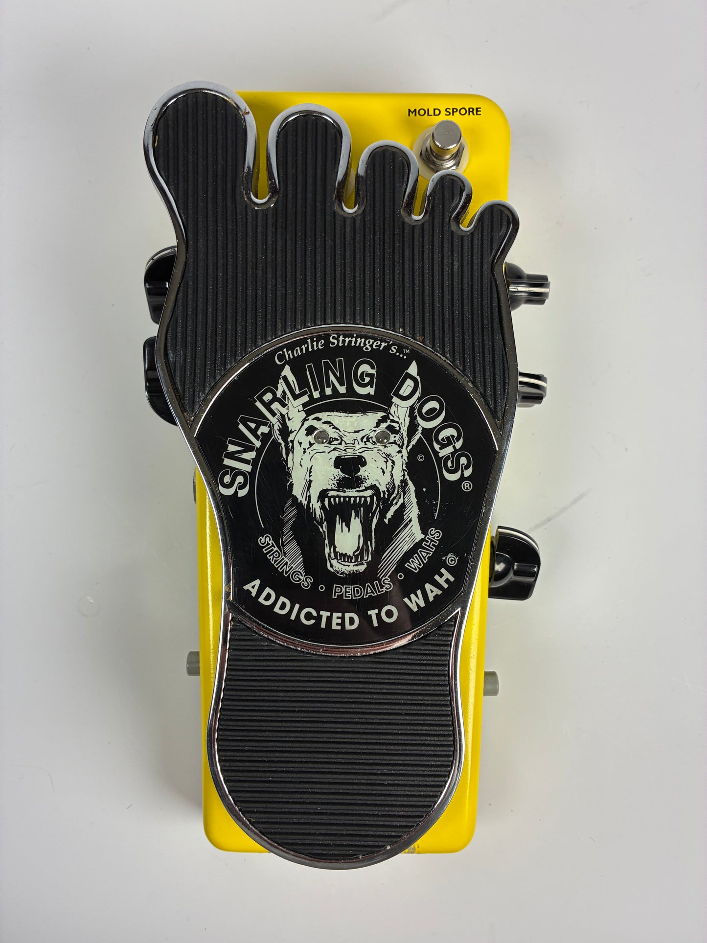 Snarling Dogs Mold Spore Wah 1990s - Yellow