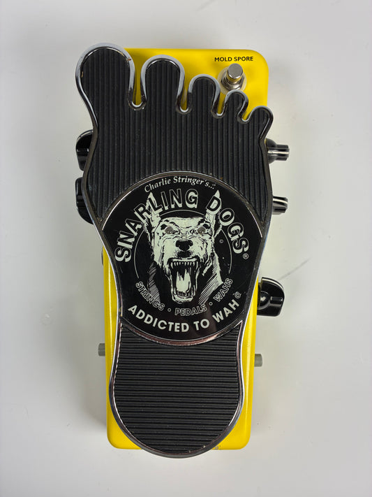 Snarling Dogs Mold Spore Wah 1990s - Yellow