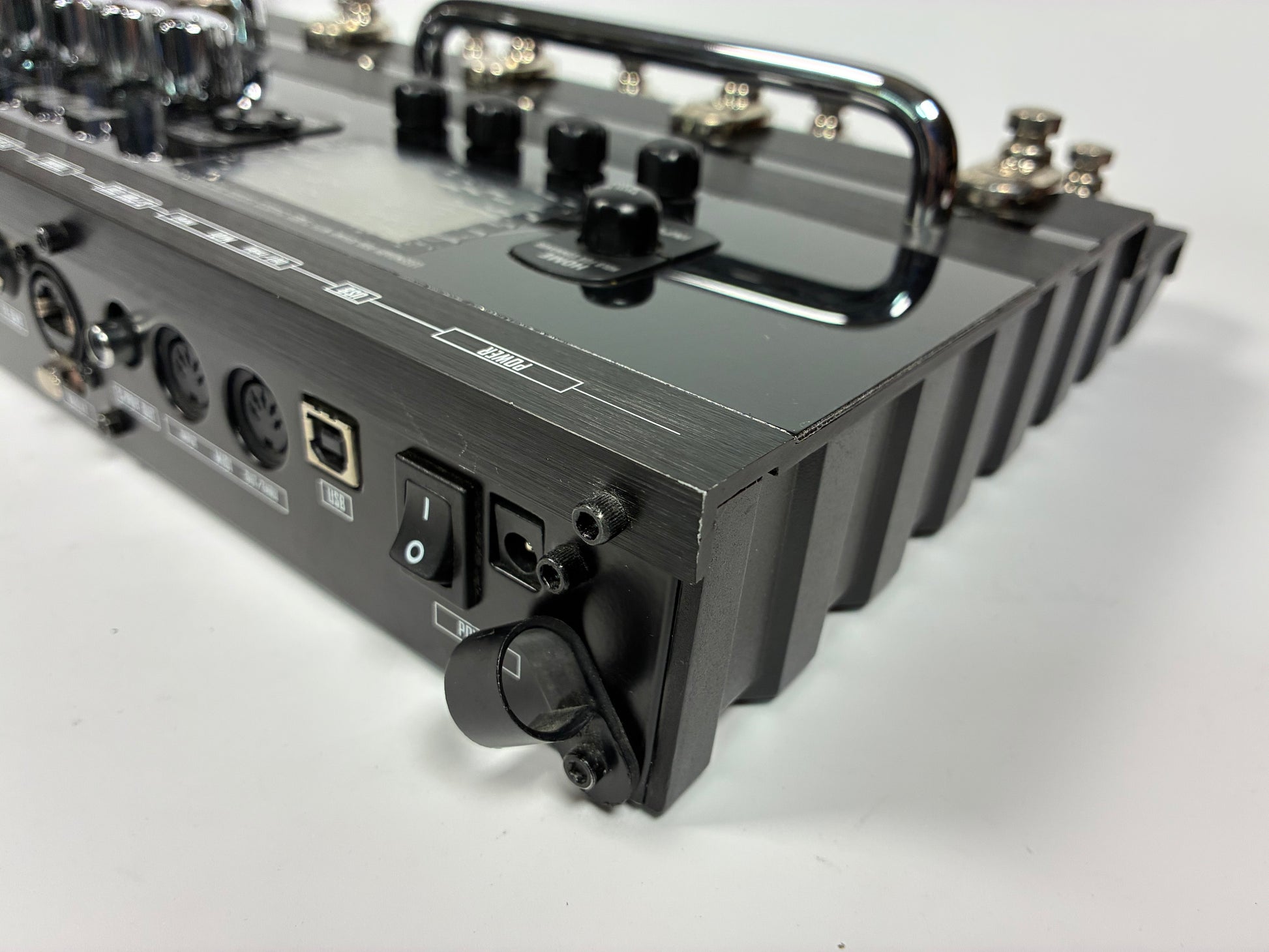Line 6 POD X3 Live Multi-Effect and Amp Modeler - Excellent Condition with Power Supply & Fitted Bag