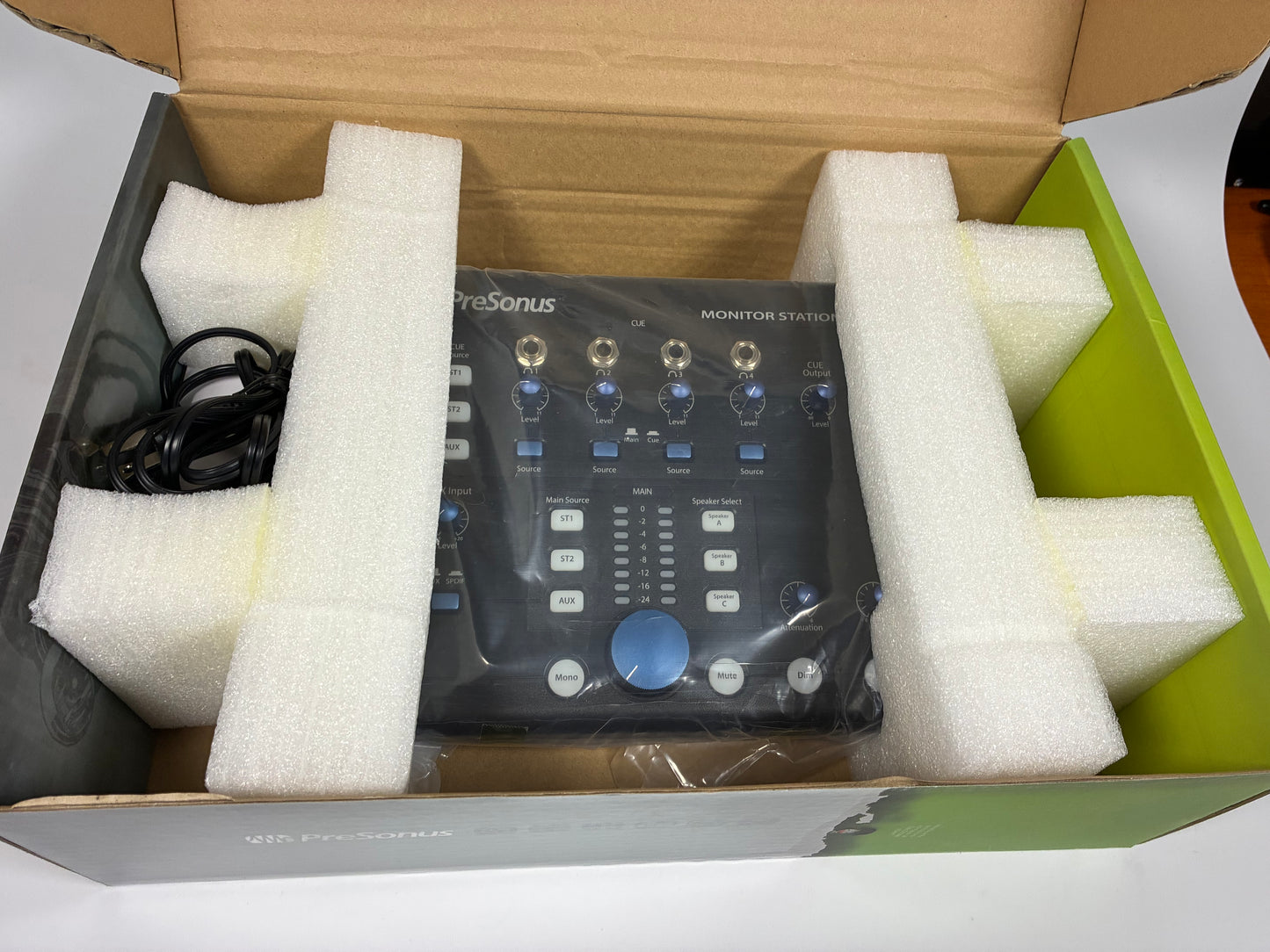 PreSonus Monitor Station V2 Desktop Monitor Controller - Excellent Condition with Box and Power Supply
