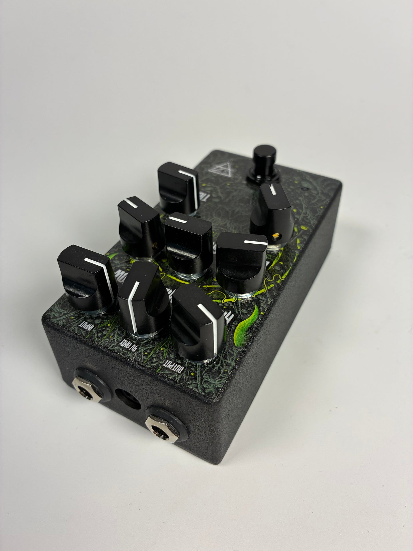 This Heavy Earth Fleshrot V2 - Like New with Box and Documents