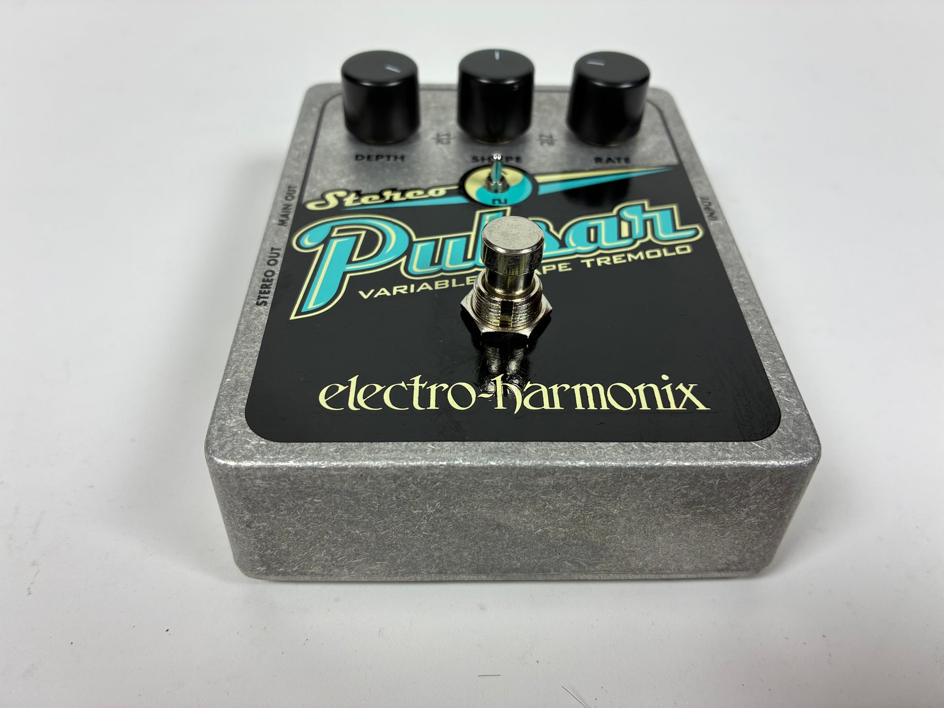 Electro-Harmonix Stereo Pulsar Analog Tremolo - Excellent Condition with Box